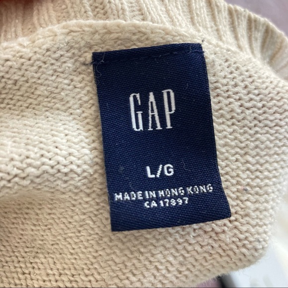 Cropped Sweater - Picture 4 of 4